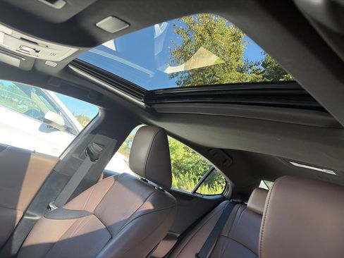 Used 2023 Lexus ES 350 w/ Accessory Package (Z1) FWD image 5