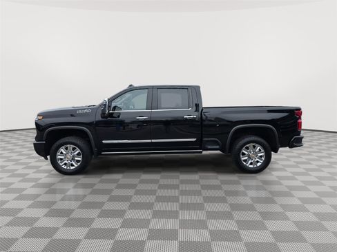 Used 2024 Chevrolet Silverado 2500 High Country w/ Technology Package image 8
