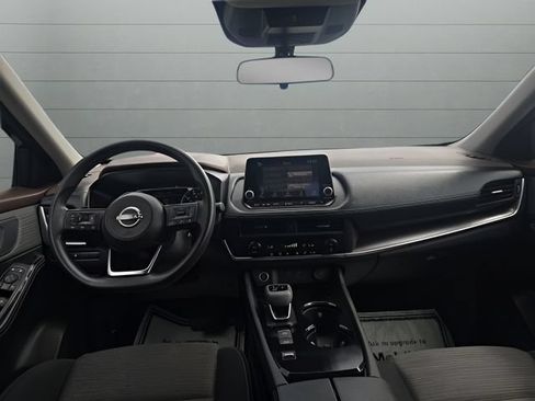 Certified 2023 Nissan Rogue SV FWD image 10