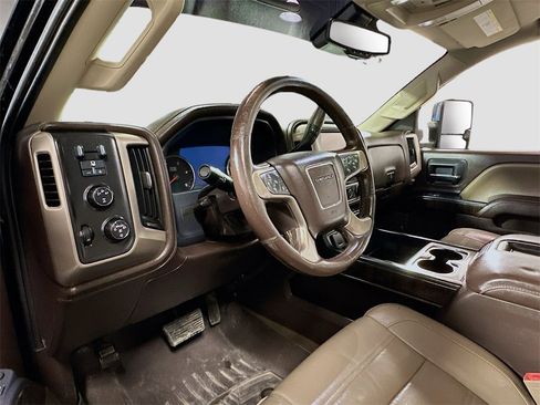 Used 2015 GMC Sierra 3500 Denali w/ Duramax Plus Package image 10