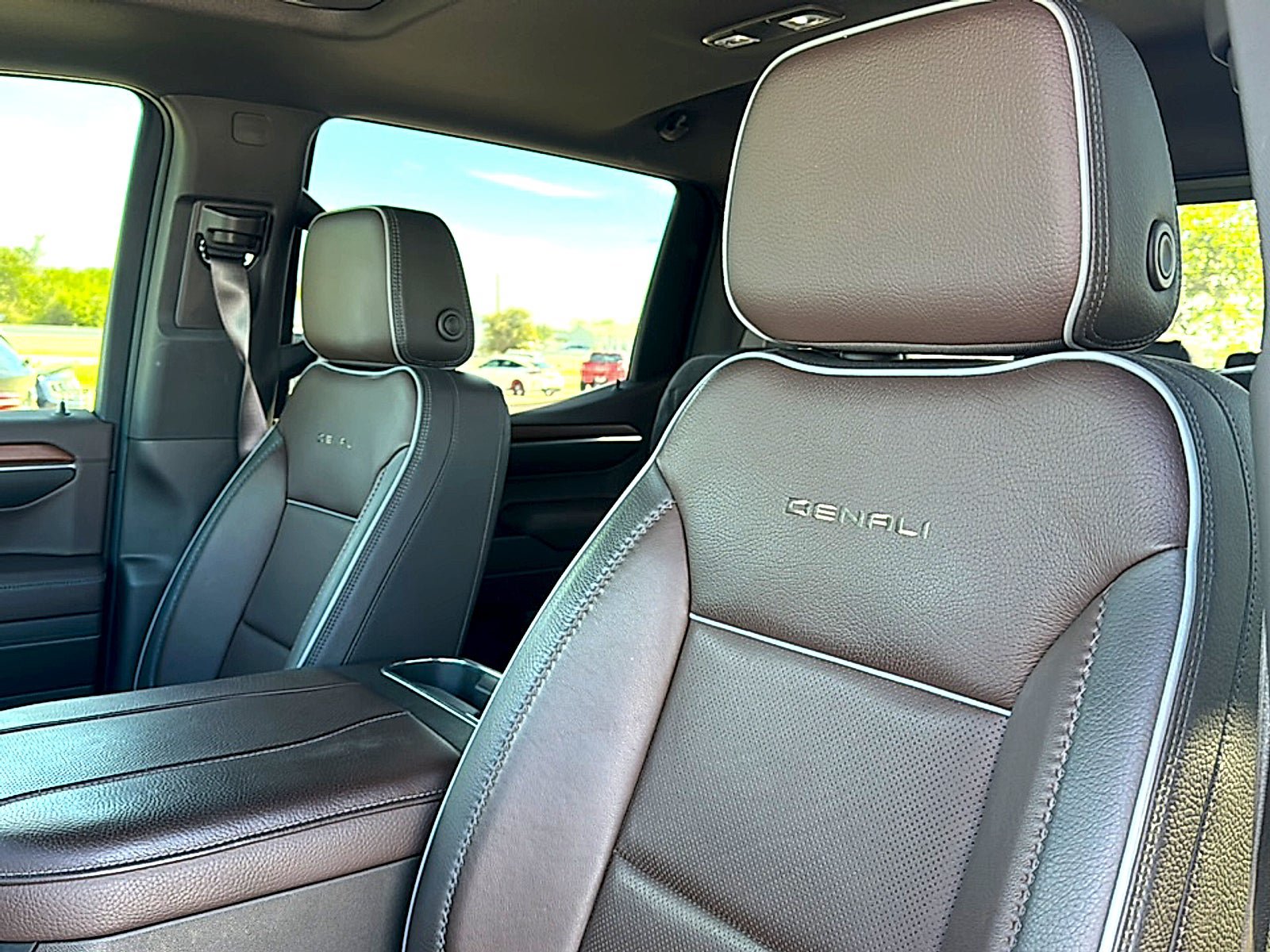 Used 2023 GMC Sierra 1500 Denali w/ Denali Reserve Package AWD/4WD image 14