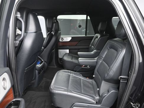 Used 2023 Lincoln Navigator L Reserve AWD/4WD image 12