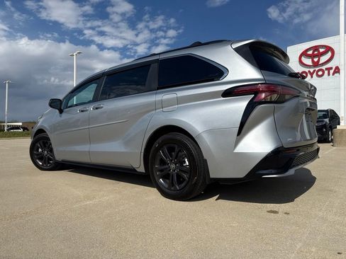 Certified 2024 Toyota Sienna XSE AWD/4WD image 5