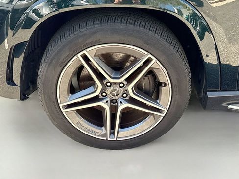 Used 2023 Mercedes-Benz GLS 450 4MATIC w/ AMG Line Exterior image 32