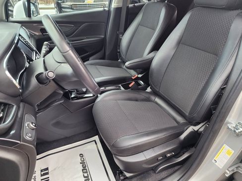 Certified 2022 Buick Encore Preferred image 29