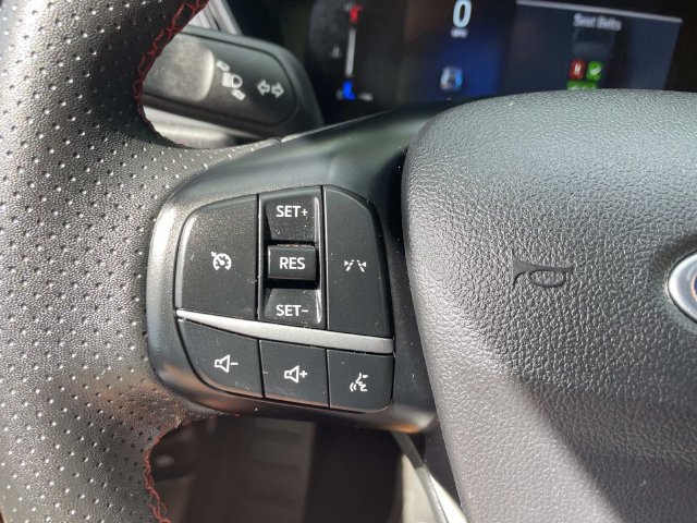 Used 2025 Ford Escape ST-Line FWD image 31