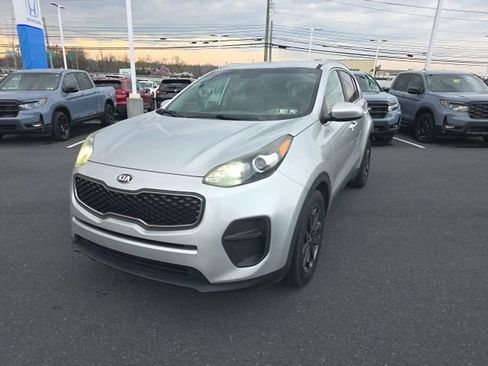 Used 2018 Kia Sportage LX w/ LX Popular Package image 5