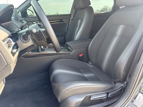 Used 2025 Honda Civic Sport image 11