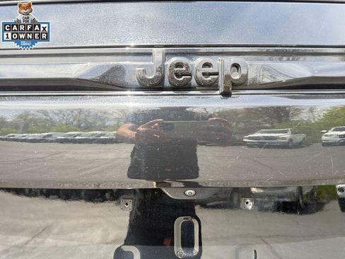Certified 2024 Jeep Grand Cherokee Altitude AWD/4WD image 17