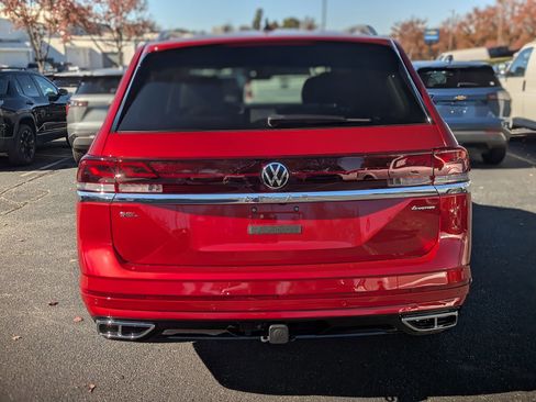 Used 2025 Volkswagen Atlas SEL Premium R-Line image 8