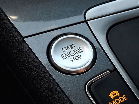 Used 2017 Volkswagen Golf Alltrack SE image 19