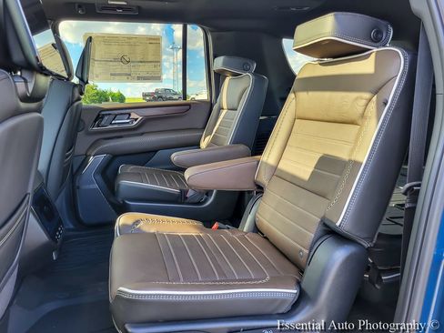 New 2026 GMC Yukon XL Denali Ultimate w/ LPO, Floor Liner Package AWD/4WD image 10