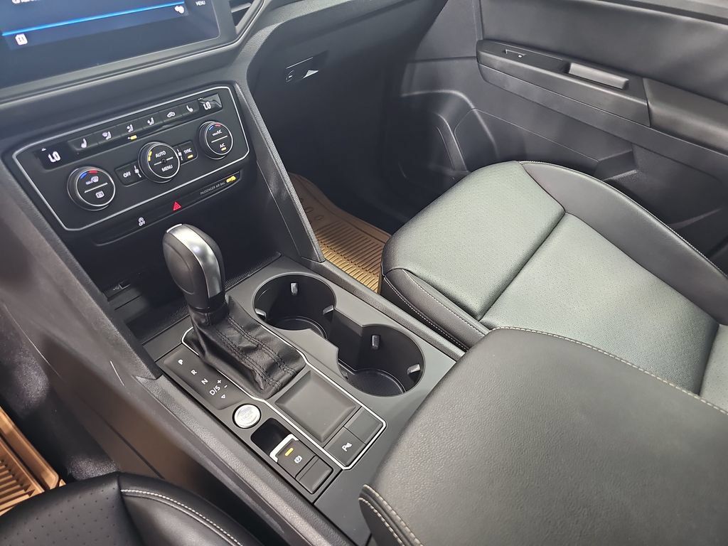 Used 2020 Volkswagen Atlas Cross Sport SE w/ Panoramic Sunroof Package FWD image 31