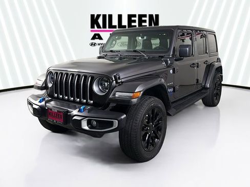 Used 2022 Jeep Wrangler Unlimited Sahara w/ Cold Weather Group image 3