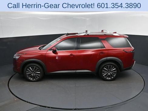 Used 2023 Nissan Pathfinder SL w/ SL Premium Package FWD image 33