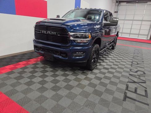 Used 2024 RAM 2500 Laramie w/ Night Edition AWD/4WD image 3