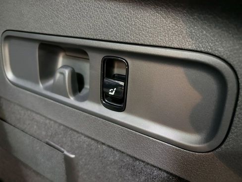 Certified 2026 Mercedes-Benz GLC 300 4MATIC image 31