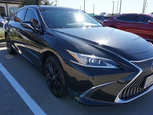 Used 2021 Lexus ES 300h w/ Accessory Package 2 image 2