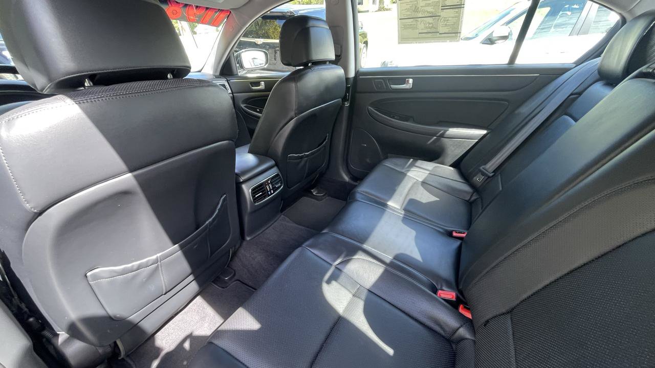 Used 2012 Hyundai Genesis 4.6 RWD image 21