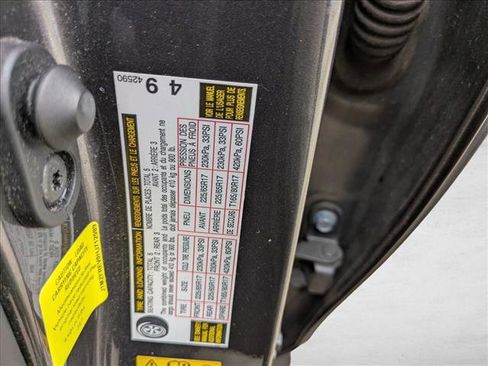 Used 2017 Toyota RAV4 LE image 14