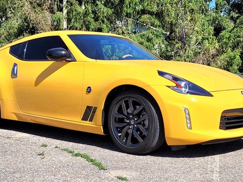Used 2018 Nissan 370Z Coupe w/ Z34 Heritage Edition - Yellow image 8