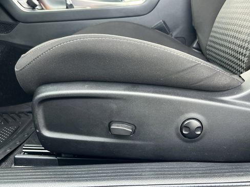 Used 2022 Dodge Challenger R/T w/ Blacktop Package image 15