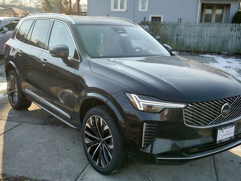 New 2026 Volvo XC90 T8 Plus w/ Protection Package Premier image 4