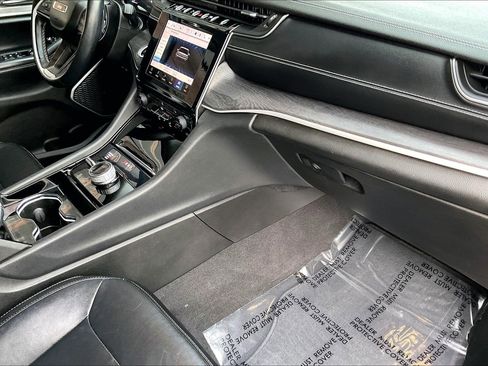 Used 2021 Jeep Grand Cherokee L Limited image 21