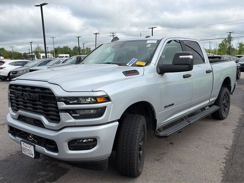 Used 2026 RAM 2500 Big Horn AWD/4WD image 4