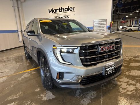 Used 2025 GMC Acadia Elevation image 3