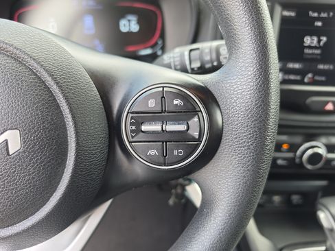 Used 2024 Kia Soul LX w/ Option Group 015 FWD image 31