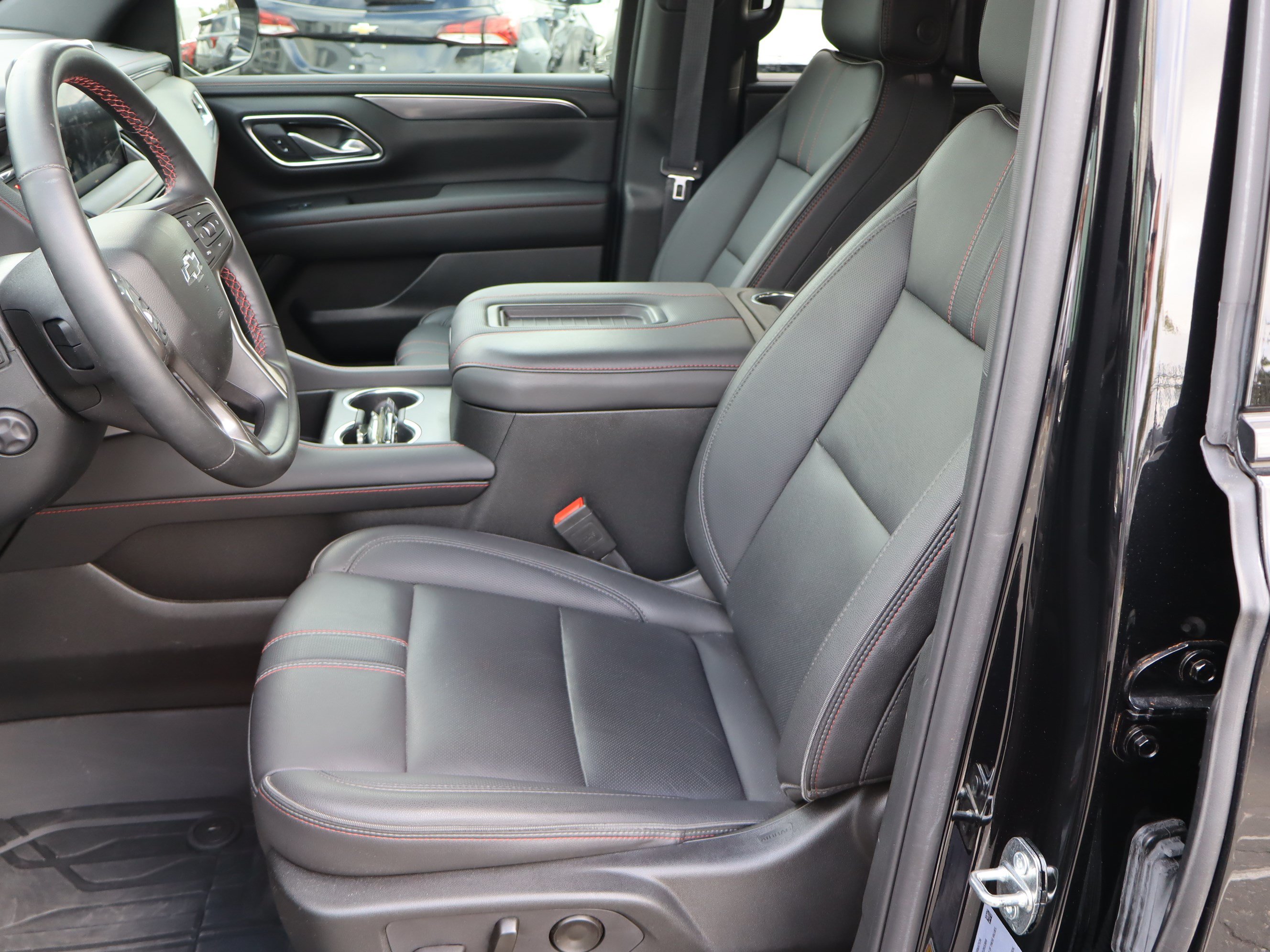 Used 2024 Chevrolet Suburban RST w/ Luxury Package AWD/4WD image 20
