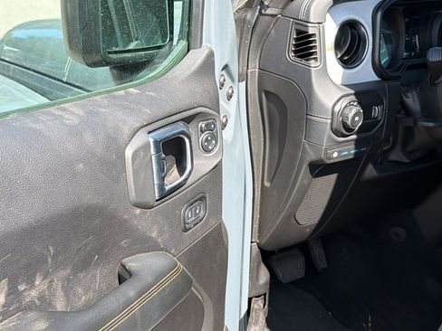 Used 2025 Jeep Wrangler Sahara w/ Safety Group image 15