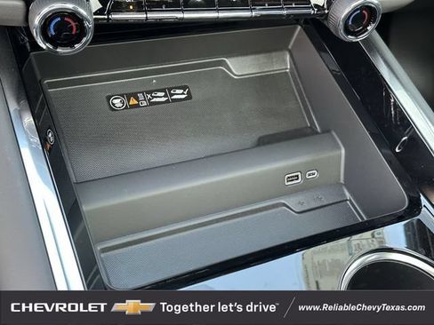 New 2026 Chevrolet Suburban Premier AWD/4WD image 20