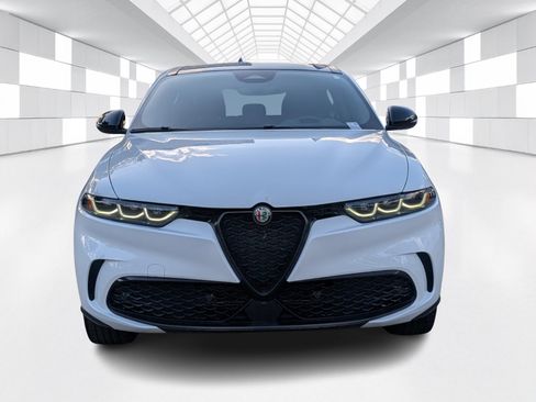 Used 2024 Alfa Romeo Tonale Veloce AWD/4WD image 2