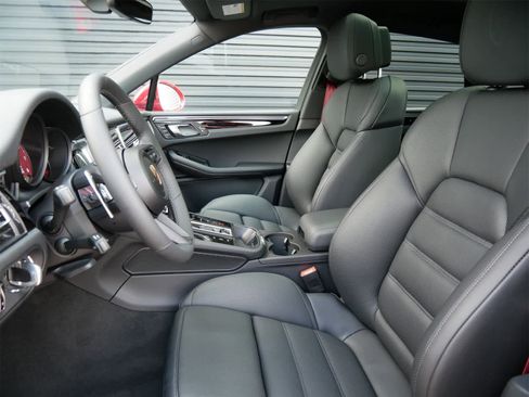New 2025 Porsche Macan S image 5