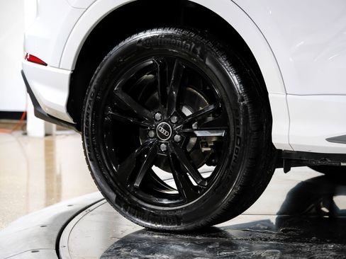 Used 2024 Audi Q3 2.0T Premium Plus w/ Premium Plus Package image 59