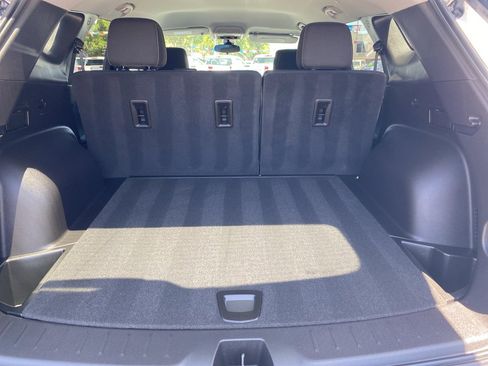 Used 2023 Chevrolet Blazer LT image 11