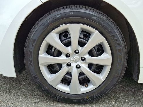 Used 2024 Toyota Corolla LE FWD image 8