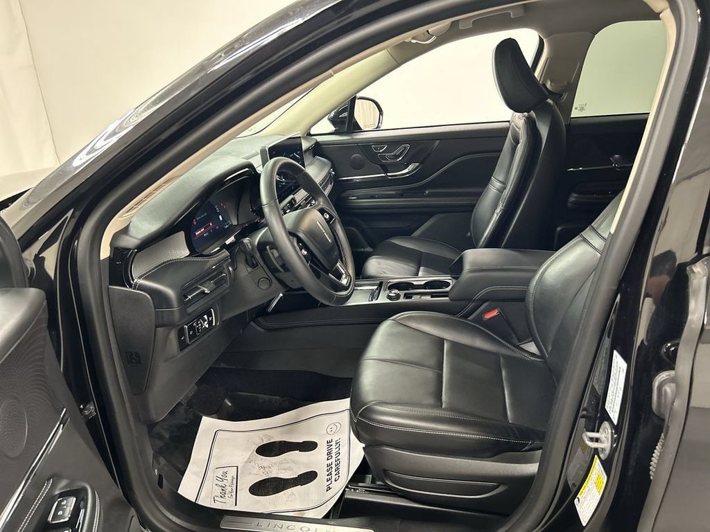 Used 2023 Lincoln Corsair AWD w/ Equipment Group 101A image 9
