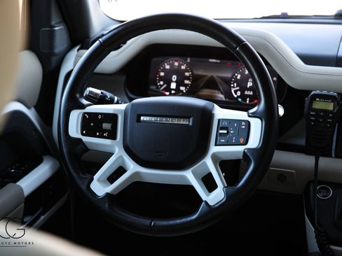 Used 2021 Land Rover Defender 110 SE image 40