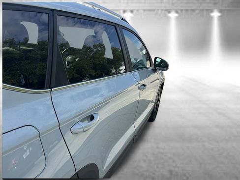 Certified 2025 Volkswagen Taos SE w/ Panoramic Sunroof Package FWD image 34