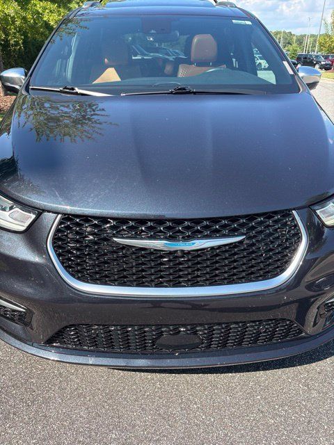 Used 2021 Chrysler Pacifica Pinnacle FWD image 13