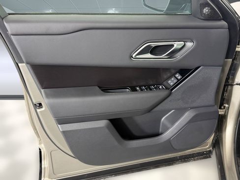Used 2026 Land Rover Range Rover Velar Dynamic SE image 13