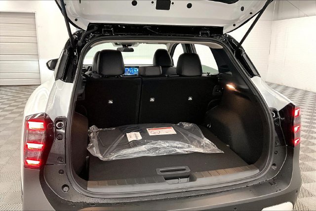 New 2026 Nissan Kicks SR w/ Cold Weather Package FWD image 38