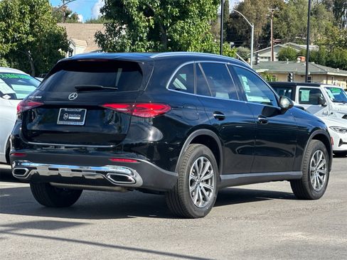 Certified 2025 Mercedes-Benz GLC 300 image 3