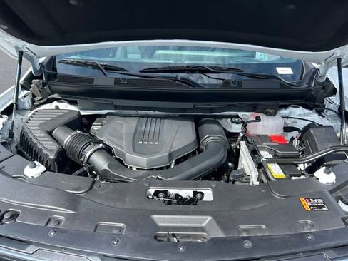 Certified 2025 Chevrolet Traverse LT image 11