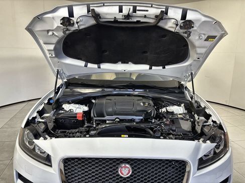 Used 2018 Jaguar F-PACE Premium AWD/4WD image 18