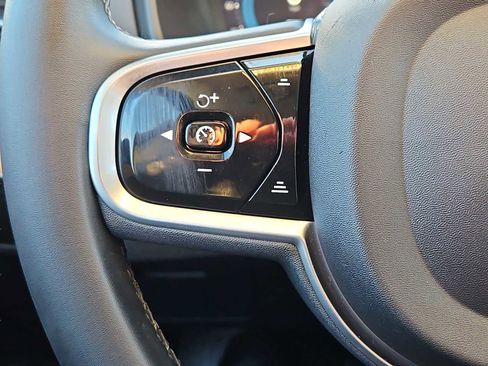 Used 2023 Volvo XC90 B6 Plus w/ Protection Package image 27