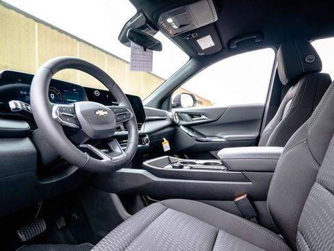 New 2026 Chevrolet Equinox LT FWD image 5
